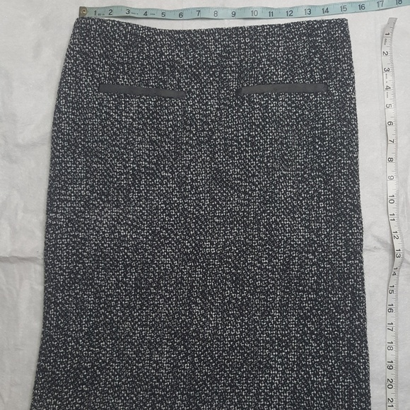 Atieler Luxe Boutique Dresses & Skirts - 4 for $25 Atiele Luxe career skirt with pockets